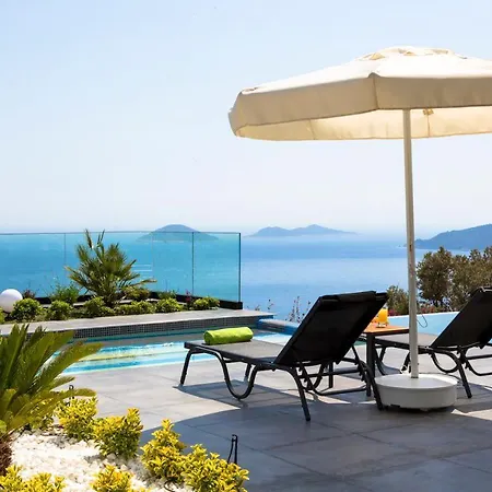 Villa Sleeps 8 Pool Air Con Wifi