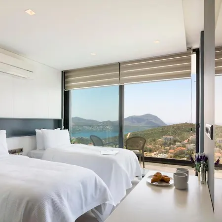 Villa Sleeps 8 Pool Air Con Wifi *
